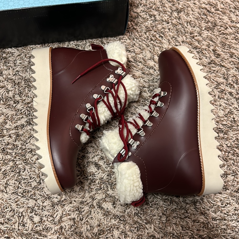Bernardo Wiley Rain Boots